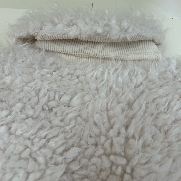 ✨NWT BCBG GENERATION ZIP FRONT FAUX FUR JACKET SIZE XL✨ - Picture 2 of 5